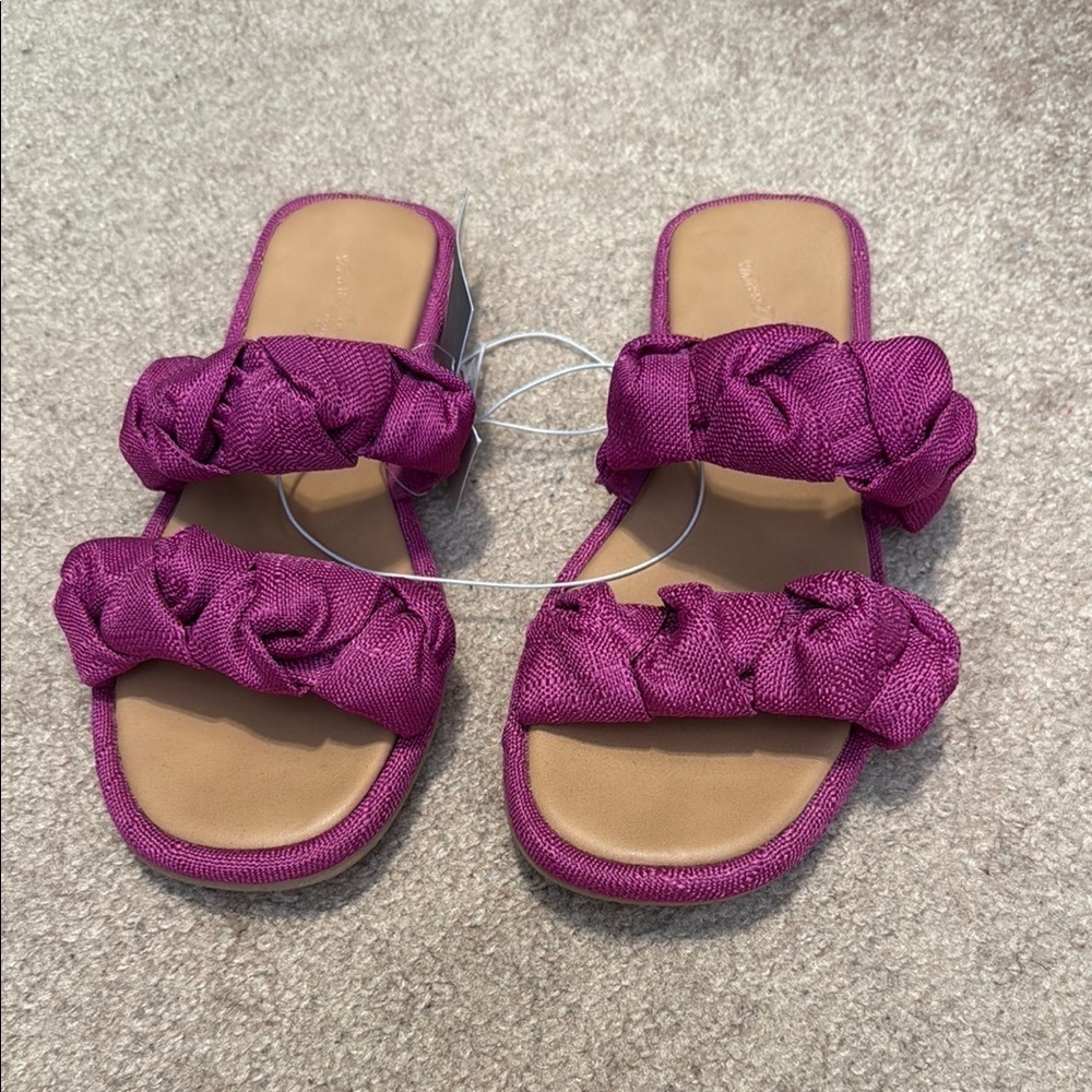 NWT Universal Thread Purple/pink Sandals with Ruched  Straps size 7.5